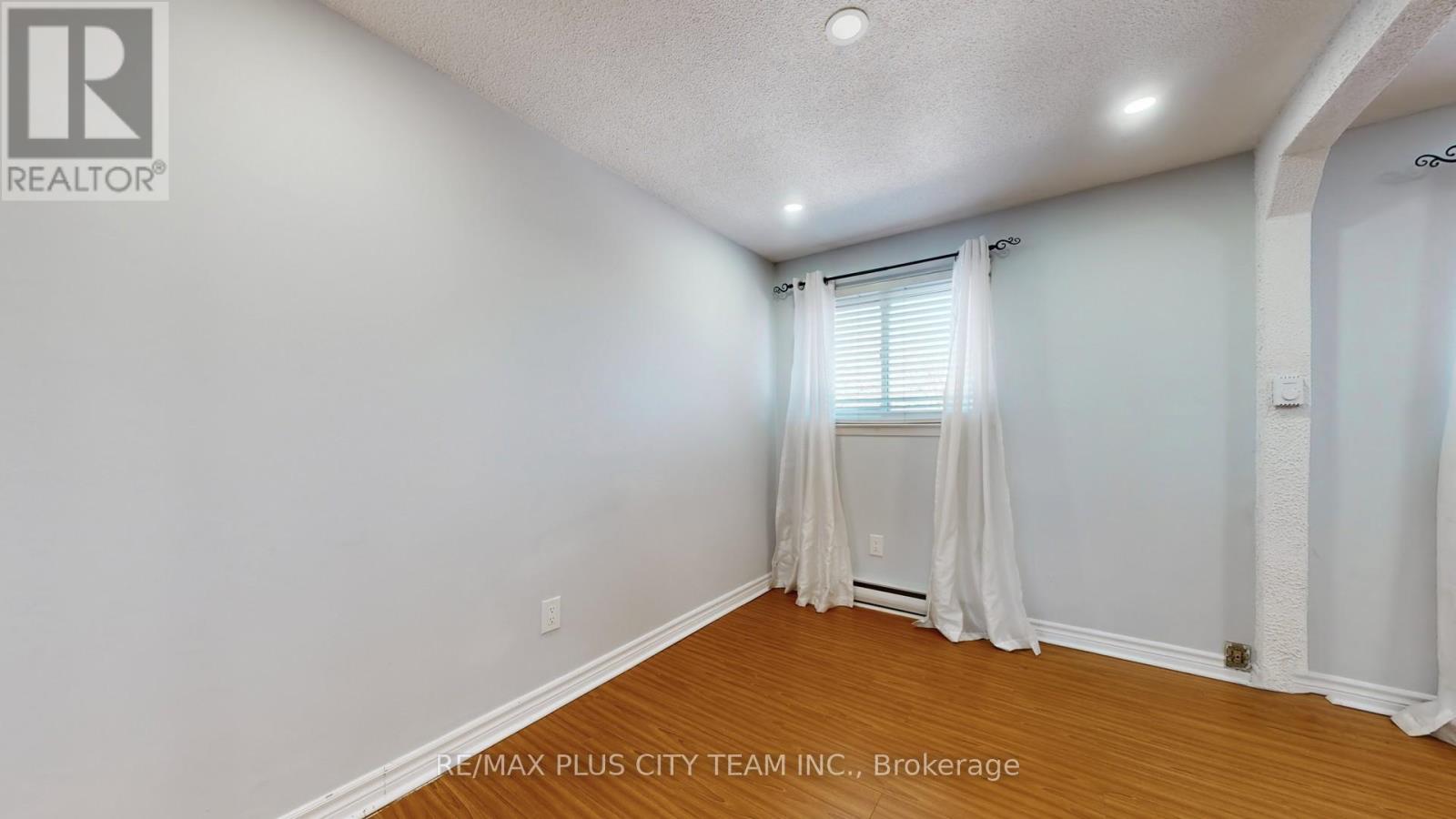 50 Darras Court, Brampton, Ontario  L6T 1W7 - Photo 28 - W12601144