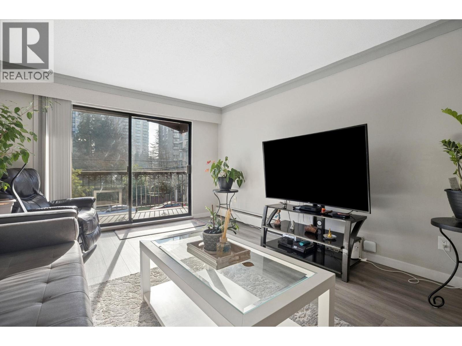 208 707 Hamilton Street, New Westminster, British Columbia  V3M 2M7 - Photo 2 - R3087900