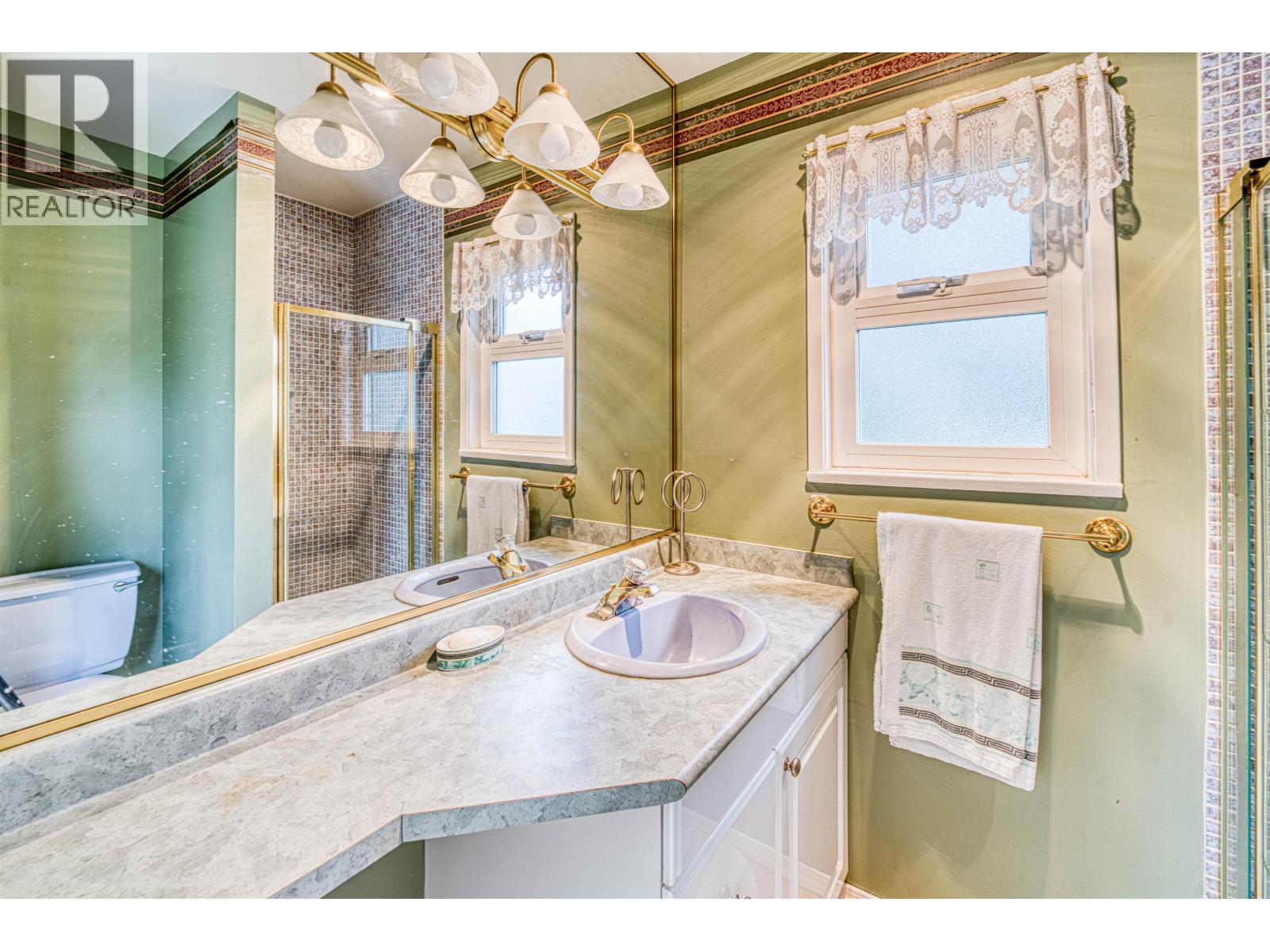 Listing Picture 18 of 24 : 3760 BARGEN DRIVE, Richmond / 烈治文 - 魯藝地產 Yvonne Lu Group - MLS Medallion Club Member