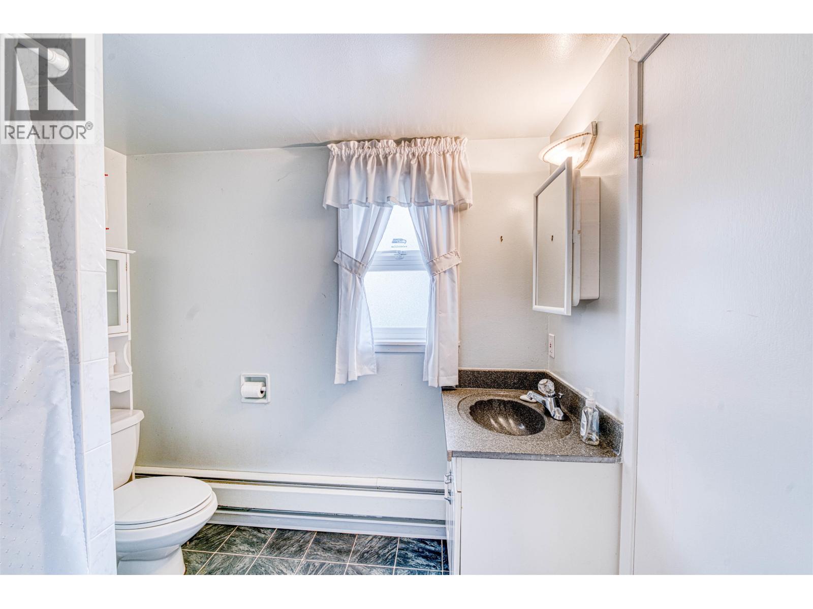 Listing Picture 21 of 24 : 3760 BARGEN DRIVE, Richmond / 烈治文 - 魯藝地產 Yvonne Lu Group - MLS Medallion Club Member