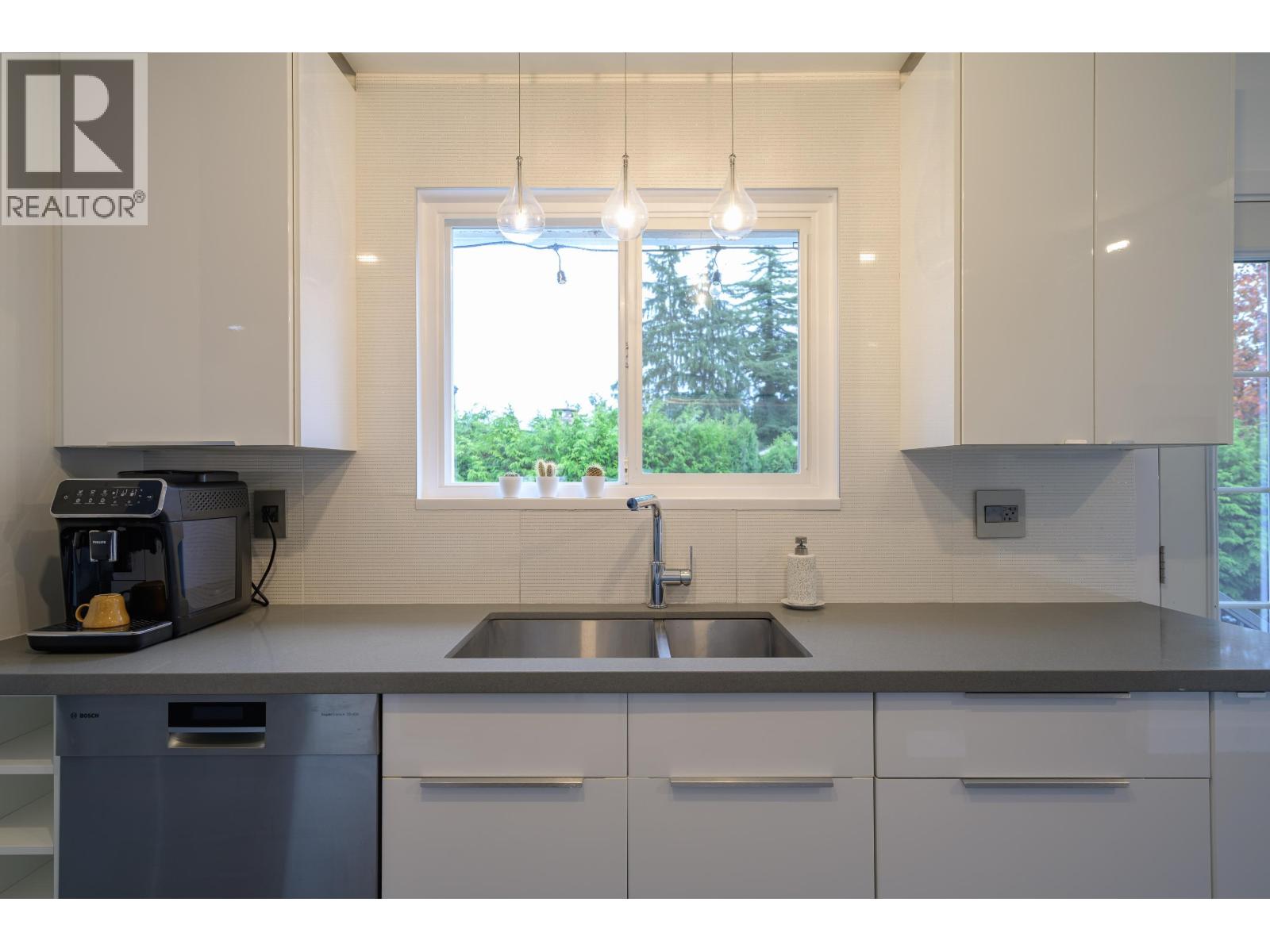 4434 52a Street, Ladner, British Columbia  V4K 2Y4 - Photo 9 - R3087893