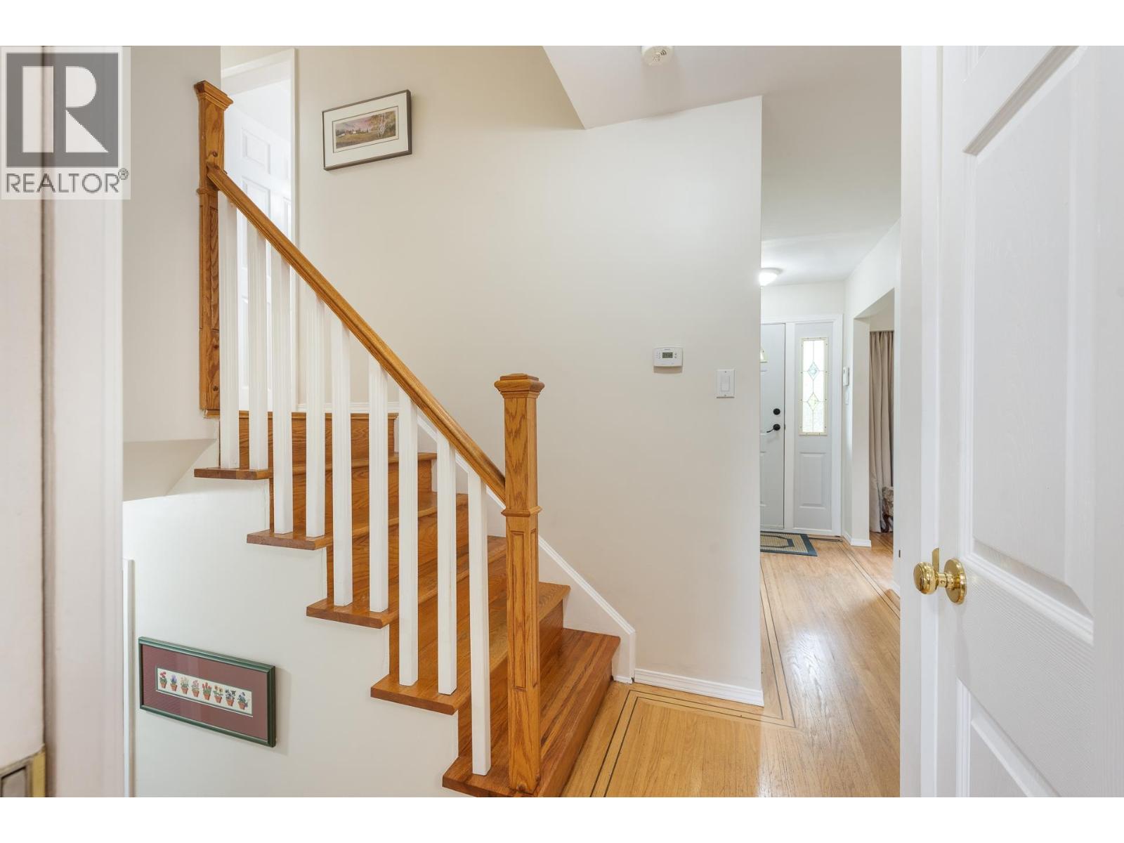 2070 Lyons Court, Coquitlam, British Columbia  V3J 3L7 - Photo 10 - R3087897