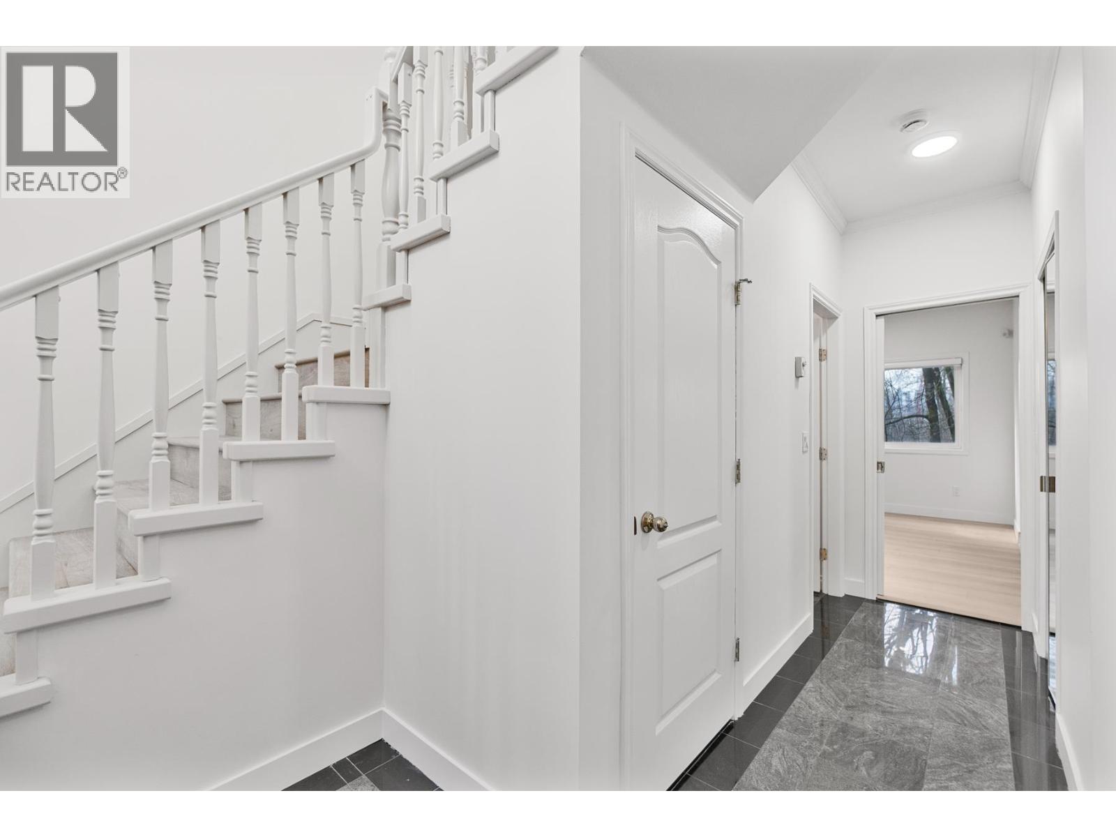 6998 Fielding Court, Burnaby, British Columbia  V5A 1Y5 - Photo 10 - R3087921