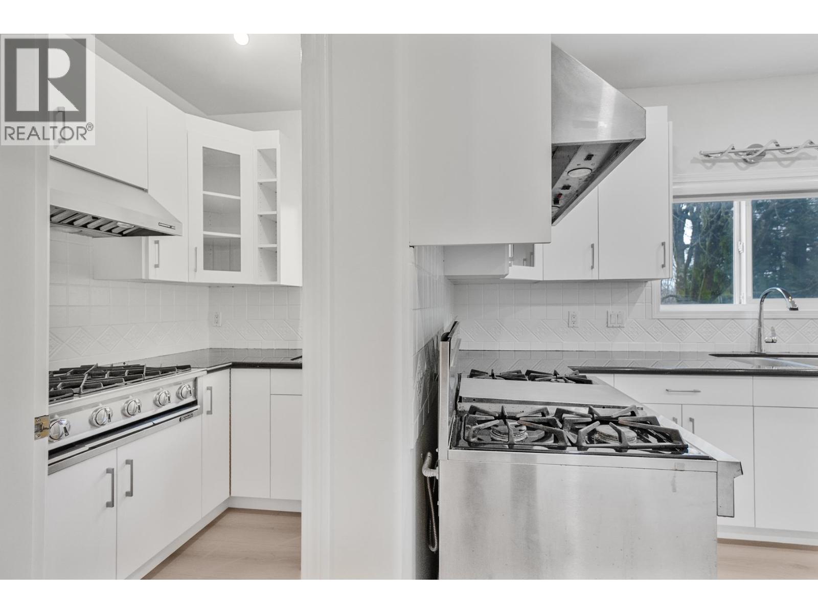 6998 Fielding Court, Burnaby, British Columbia  V5A 1Y5 - Photo 5 - R3087921