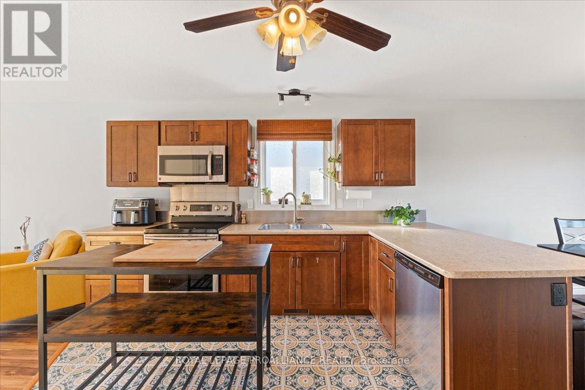 189 Nicholas Street, Quinte West, Ontario  K8V 6E8 - Photo 13 - X12772602