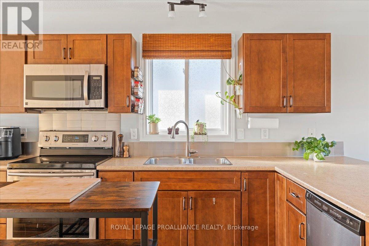 189 Nicholas Street, Quinte West, Ontario  K8V 6E8 - Photo 14 - X12772602