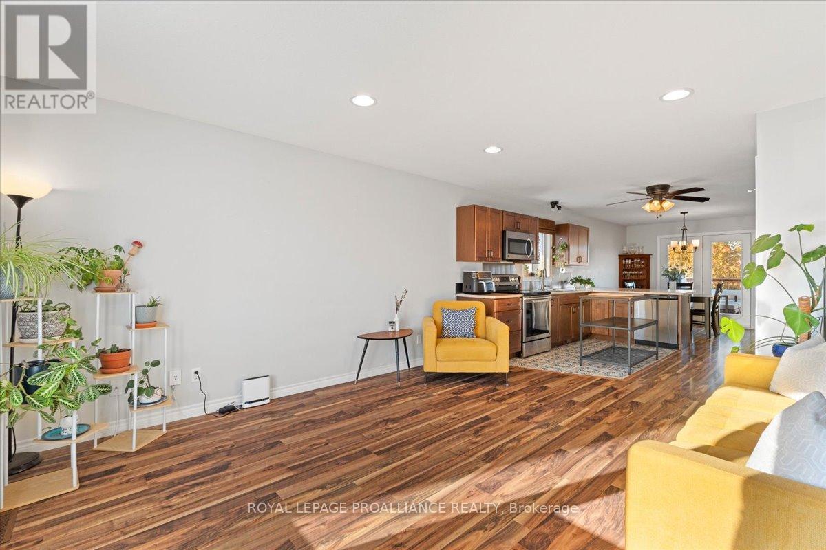 189 Nicholas Street, Quinte West, Ontario  K8V 6E8 - Photo 6 - X12772602