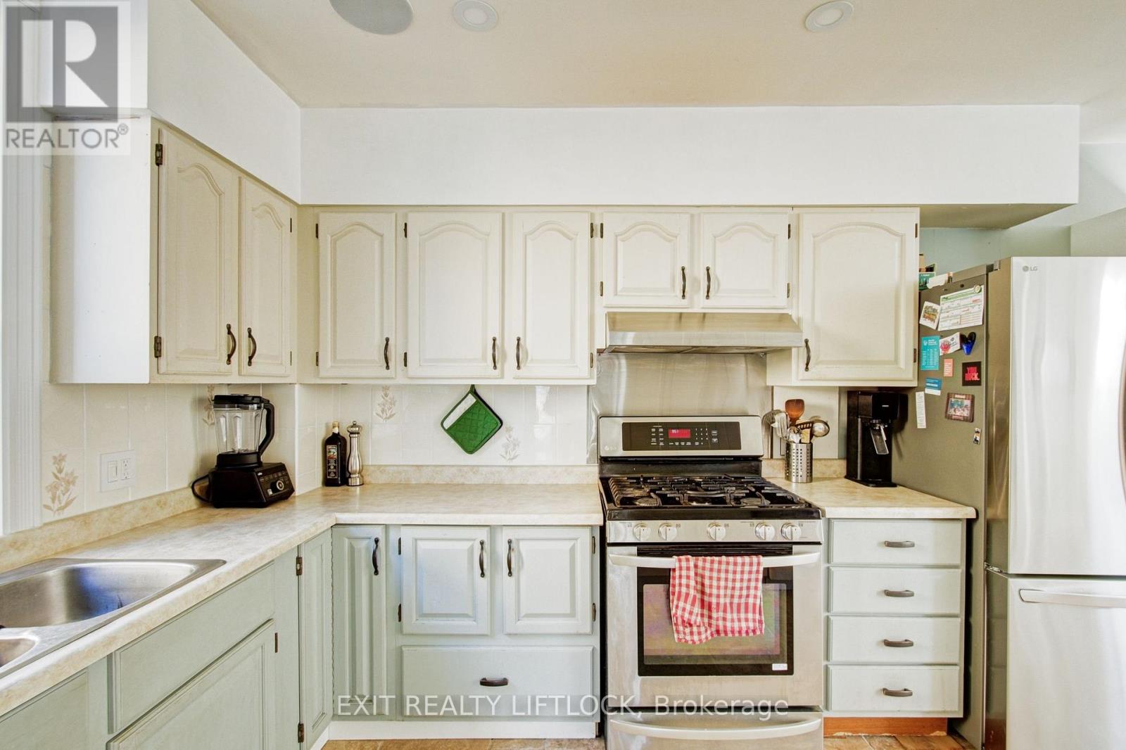 558 Chamberlain Street, Peterborough, Ontario  K9J 4L5 - Photo 13 - X12772612