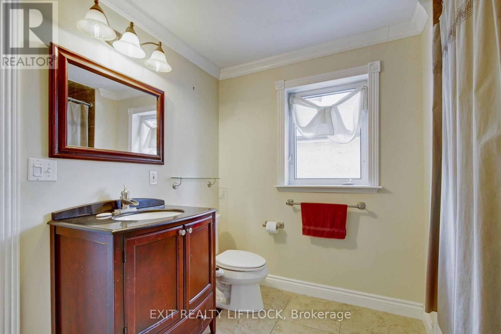 558 Chamberlain Street, Peterborough, Ontario  K9J 4L5 - Photo 24 - X12772612