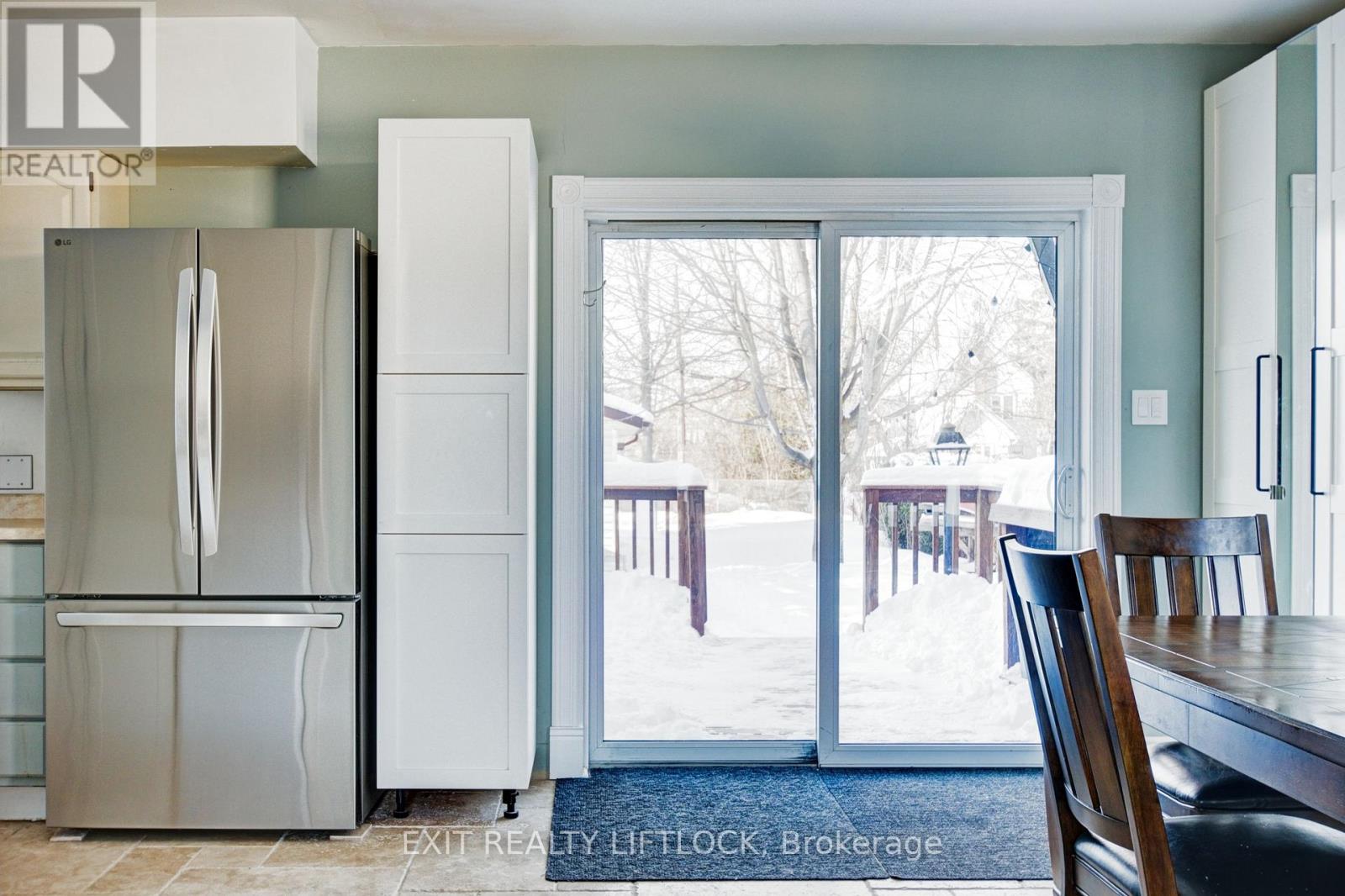 558 Chamberlain Street, Peterborough, Ontario  K9J 4L5 - Photo 9 - X12772612