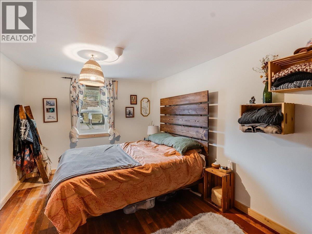 2905 5th Avenue, Castlegar, British Columbia  V1N 2V2 - Photo 27 - 10375339