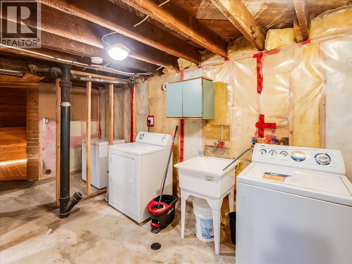 2905 5th Avenue, Castlegar, British Columbia  V1N 2V2 - Photo 55 - 10375339