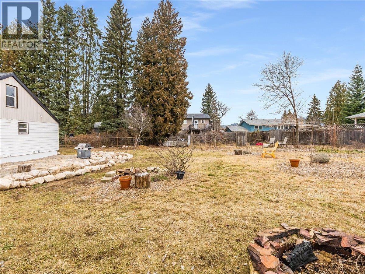 2905 5th Avenue, Castlegar, British Columbia  V1N 2V2 - Photo 51 - 10375339