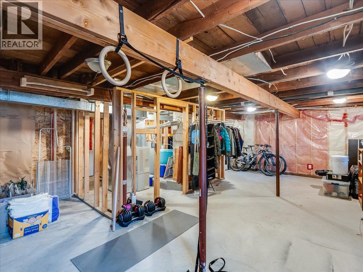 2905 5th Avenue, Castlegar, British Columbia  V1N 2V2 - Photo 64 - 10375339