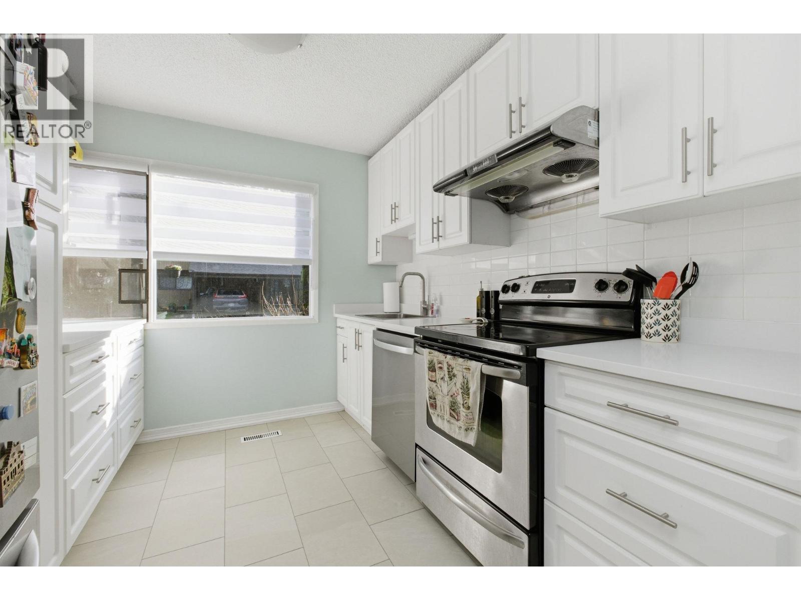 2969 Mira Place, Burnaby, British Columbia  V3J 1B7 - Photo 9 - R3087883