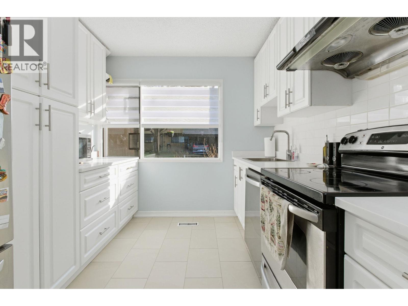 2969 Mira Place, Burnaby, British Columbia  V3J 1B7 - Photo 8 - R3087883