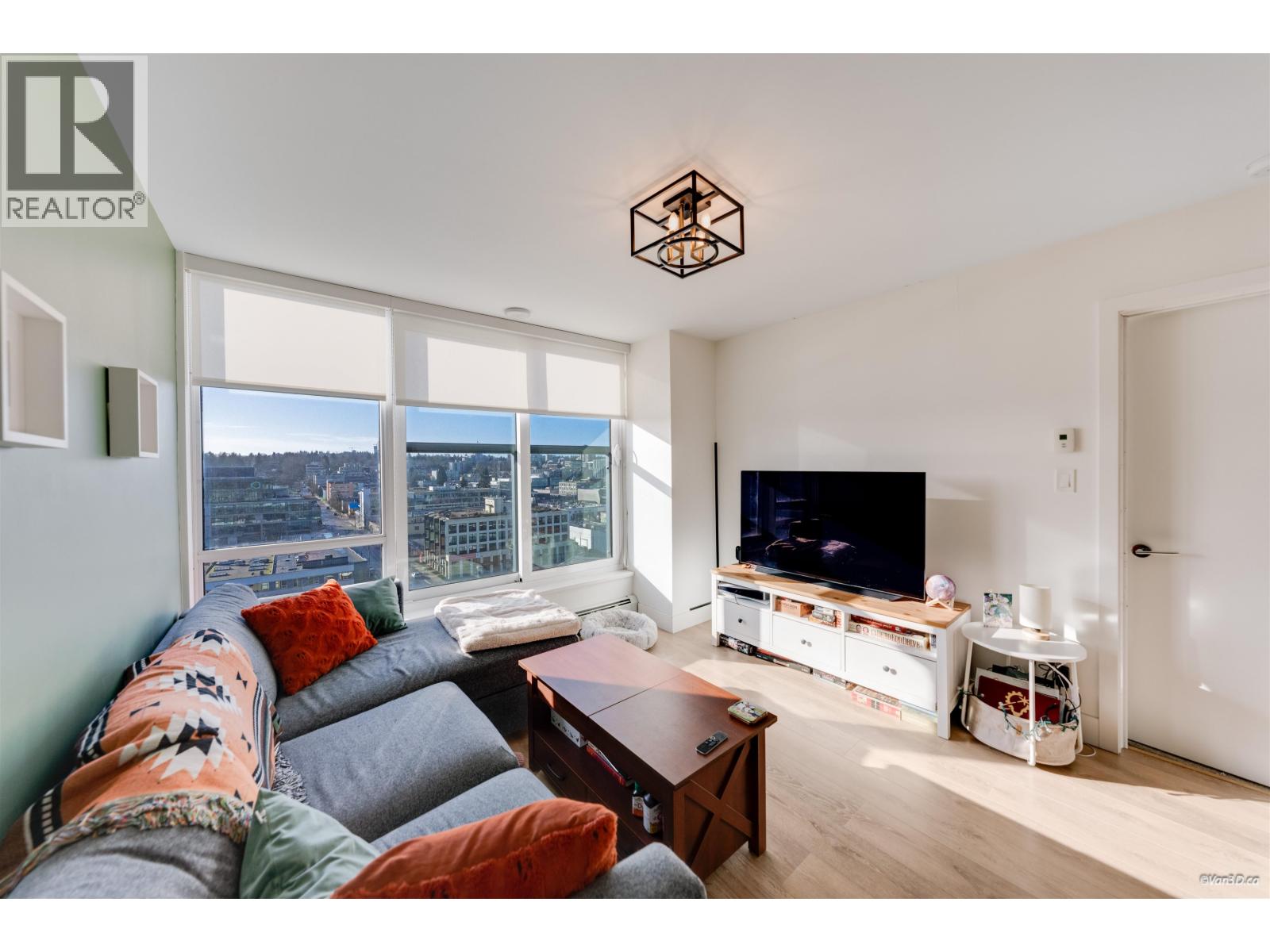 Listing Picture 3 of 23 : 1507 1788 COLUMBIA STREET, Vancouver / 溫哥華 - 魯藝地產 Yvonne Lu Group - MLS Medallion Club Member