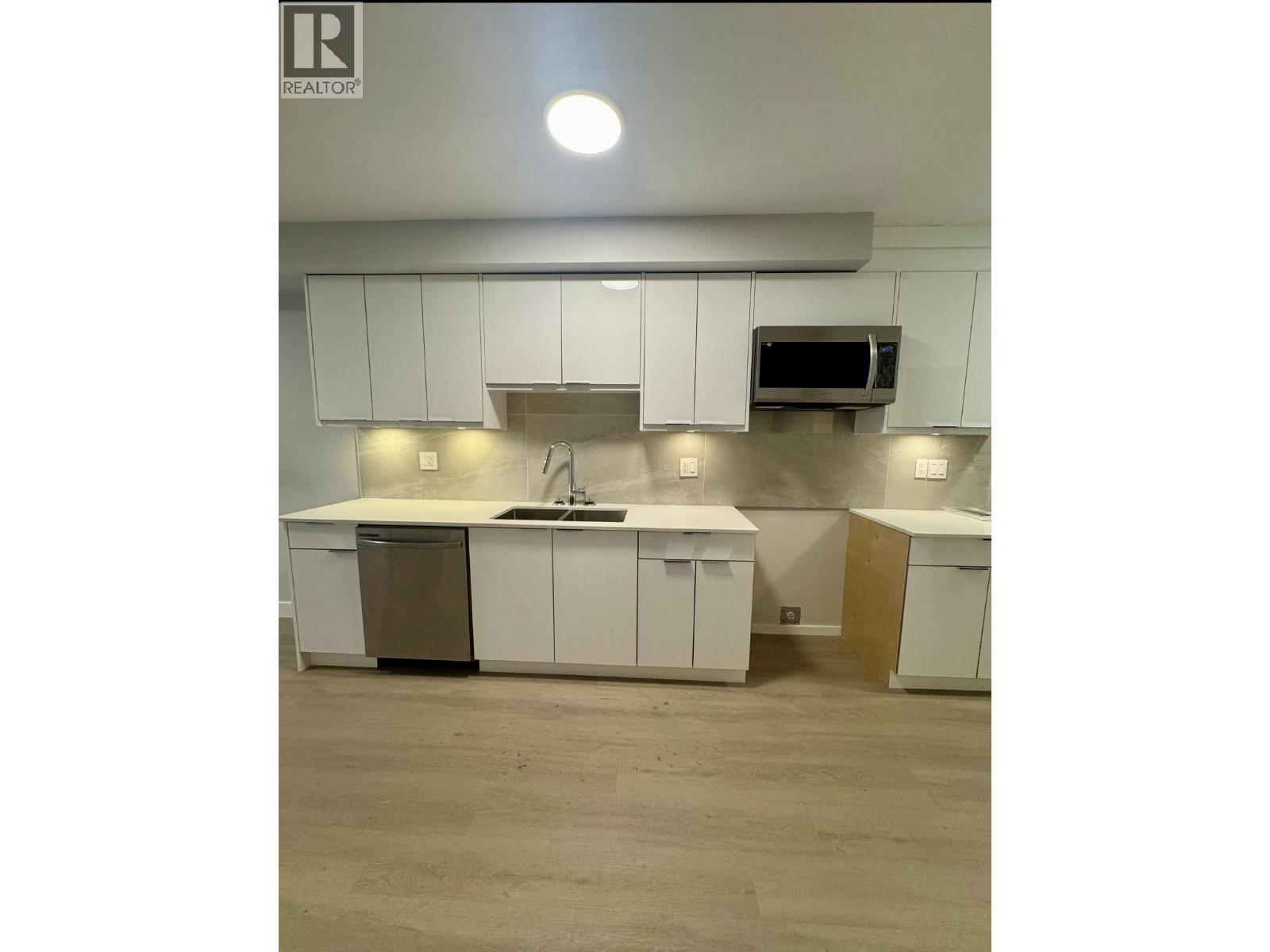 302 3050 Kingsway Road, Vancouver, British Columbia  V5R 5J7 - Photo 11 - R3065656