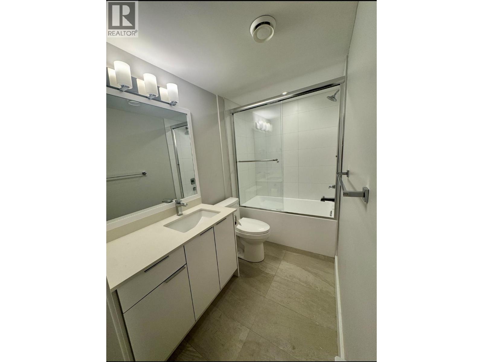 302 3050 Kingsway Road, Vancouver, British Columbia  V5R 5J7 - Photo 5 - R3065656