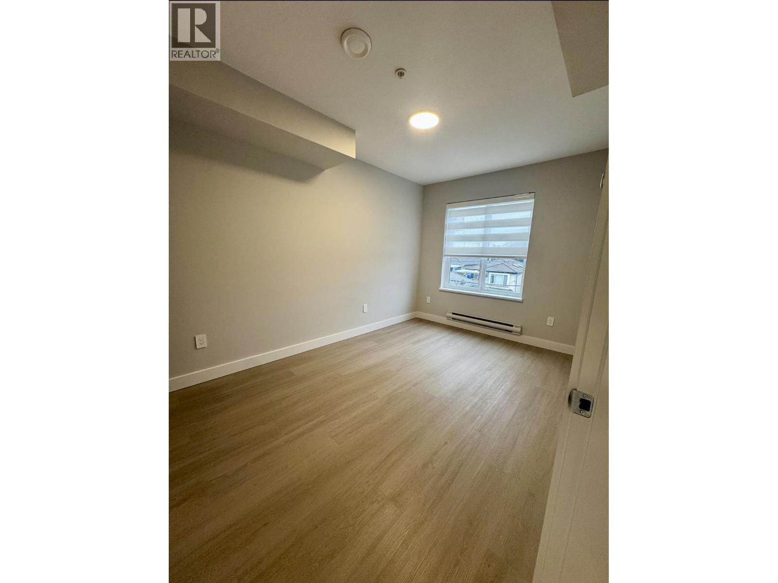 302 3050 Kingsway Road, Vancouver, British Columbia  V5R 5J7 - Photo 8 - R3065656