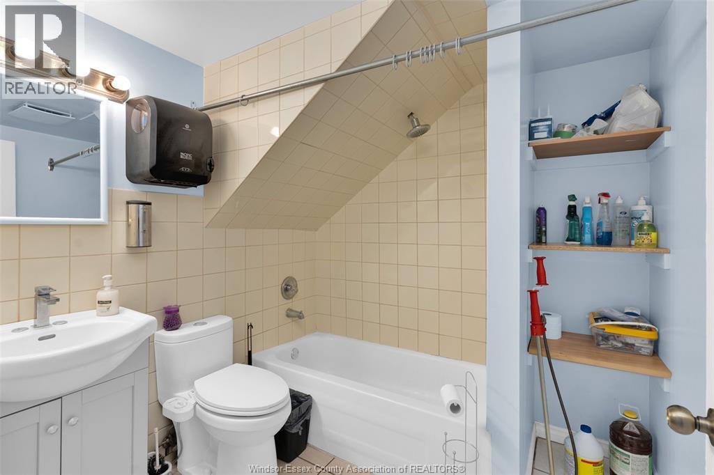 1011 Wyandotte West, Windsor, Ontario  N9A 5Y6 - Photo 39 - 26002867