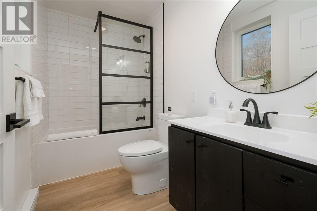 475 Waterfalls Road, Walford, Ontario  P0P 2E0 - Photo 11 - 2126361