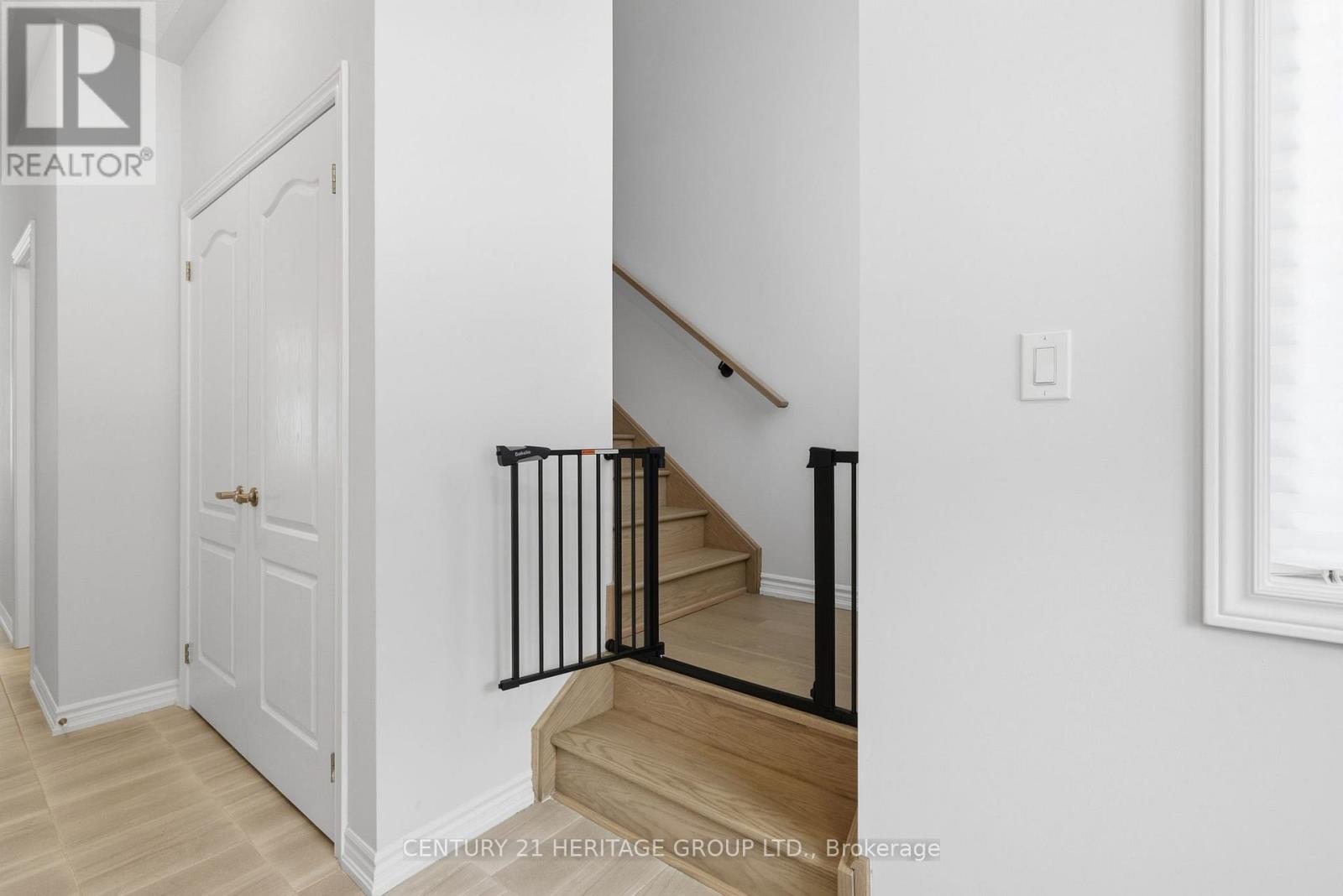 8 Scotia Road, Georgina, Ontario  L0E 1R0 - Photo 14 - N12772648