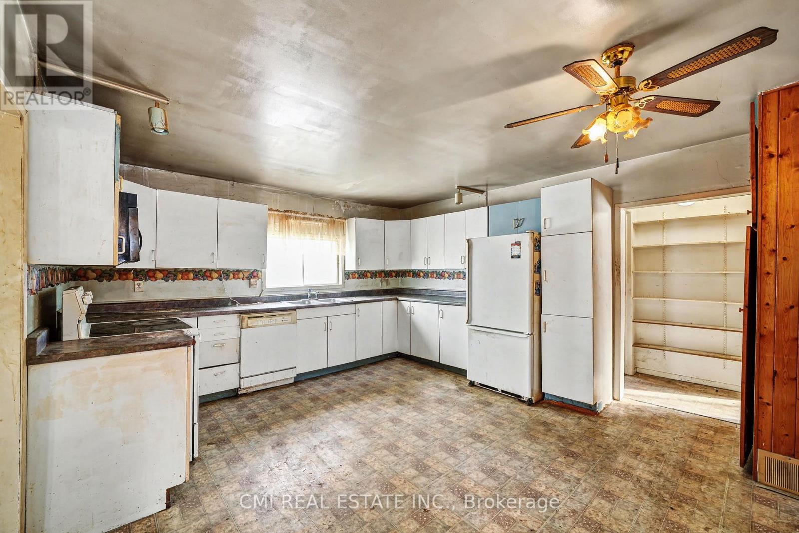 117 Fox Street, Penetanguishene, Ontario  L9M 1E2 - Photo 16 - S12772614