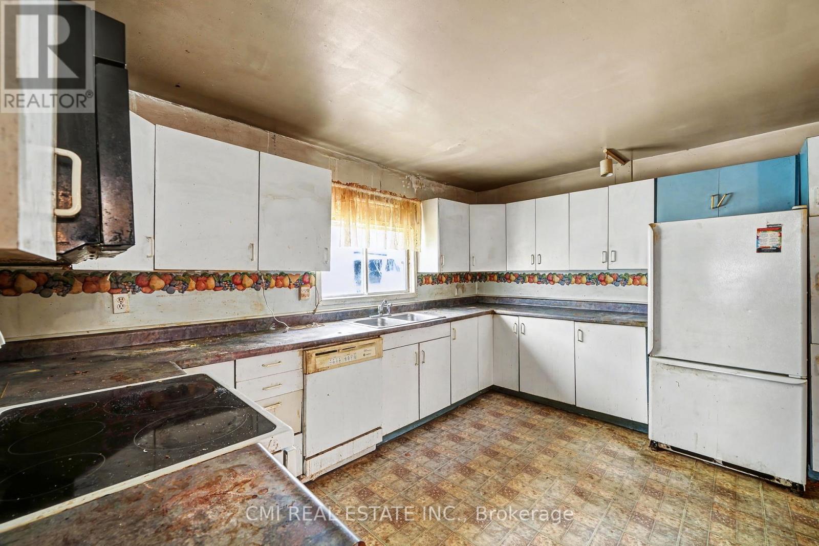 117 Fox Street, Penetanguishene, Ontario  L9M 1E2 - Photo 17 - S12772614