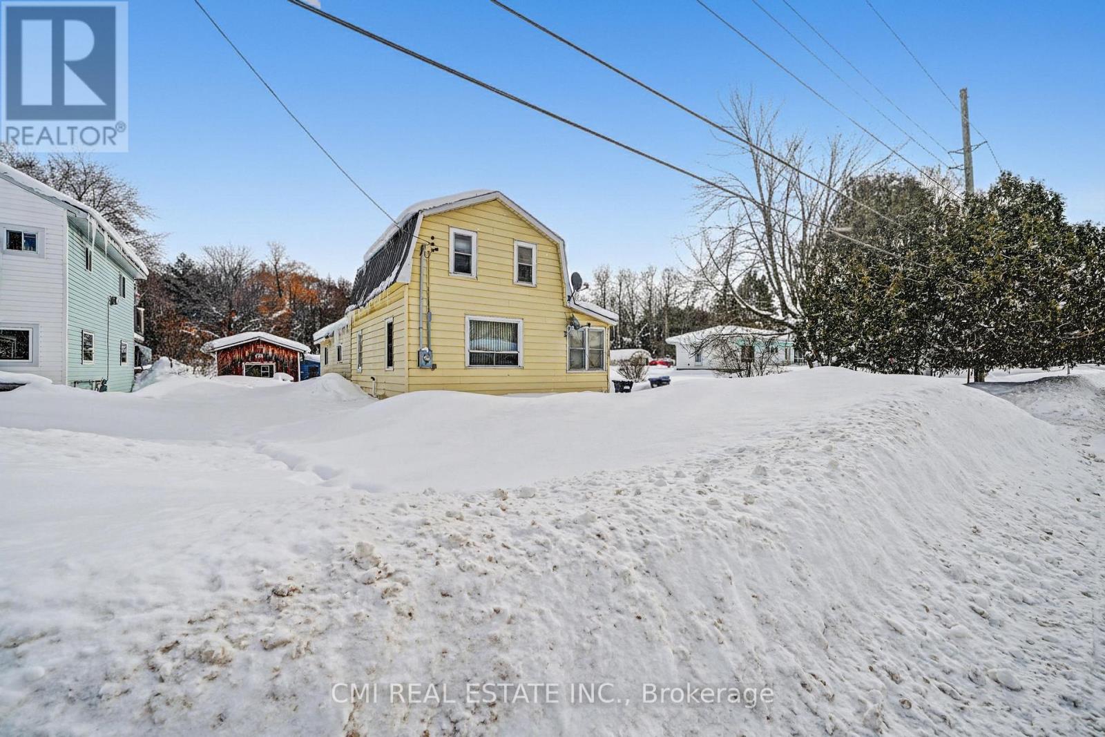 117 Fox Street, Penetanguishene, Ontario  L9M 1E2 - Photo 2 - S12772614