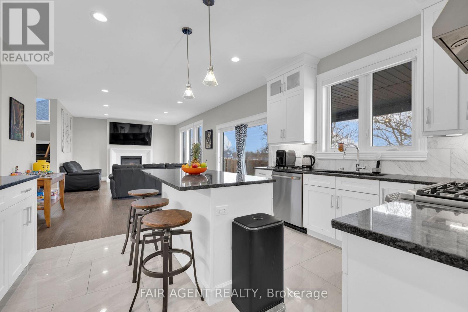 418 Pearson Street, Amherstburg, Ontario  N9V 0G4 - Photo 12 - X12704196