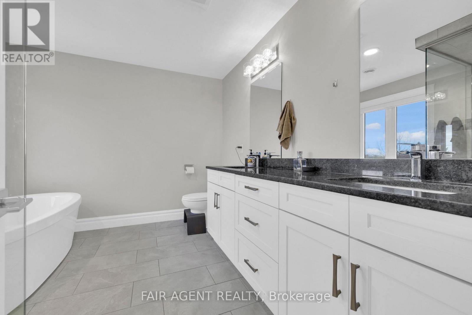 418 Pearson Street, Amherstburg, Ontario  N9V 0G4 - Photo 30 - X12704196