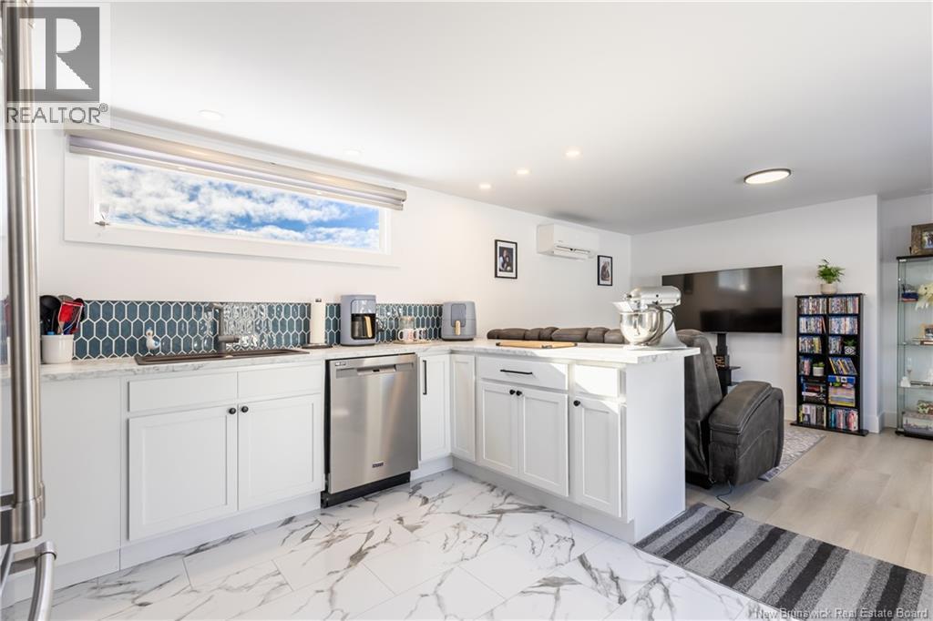 22 Elmdale Crescent, Fredericton, New Brunswick  E3B 6R1 - Photo 3 - NB133373