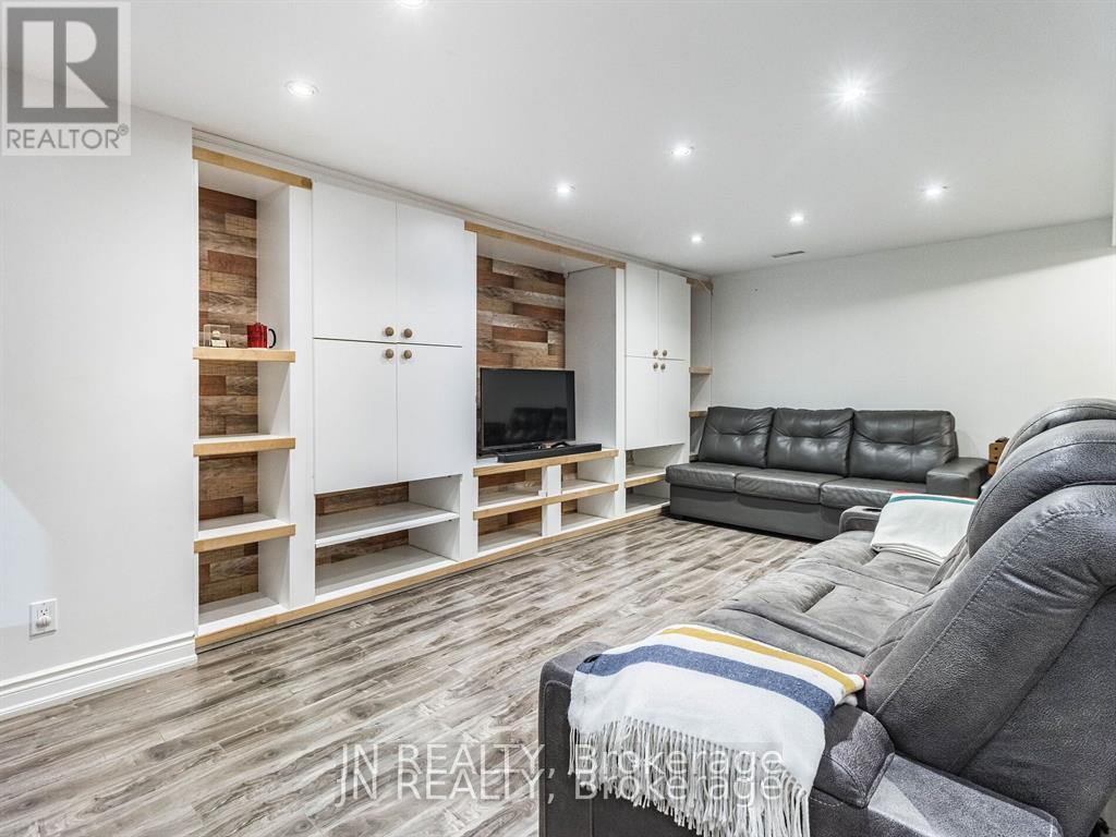 23 Hazelglen Court, Brampton, Ontario  L6S 1N7 - Photo 17 - W12772628