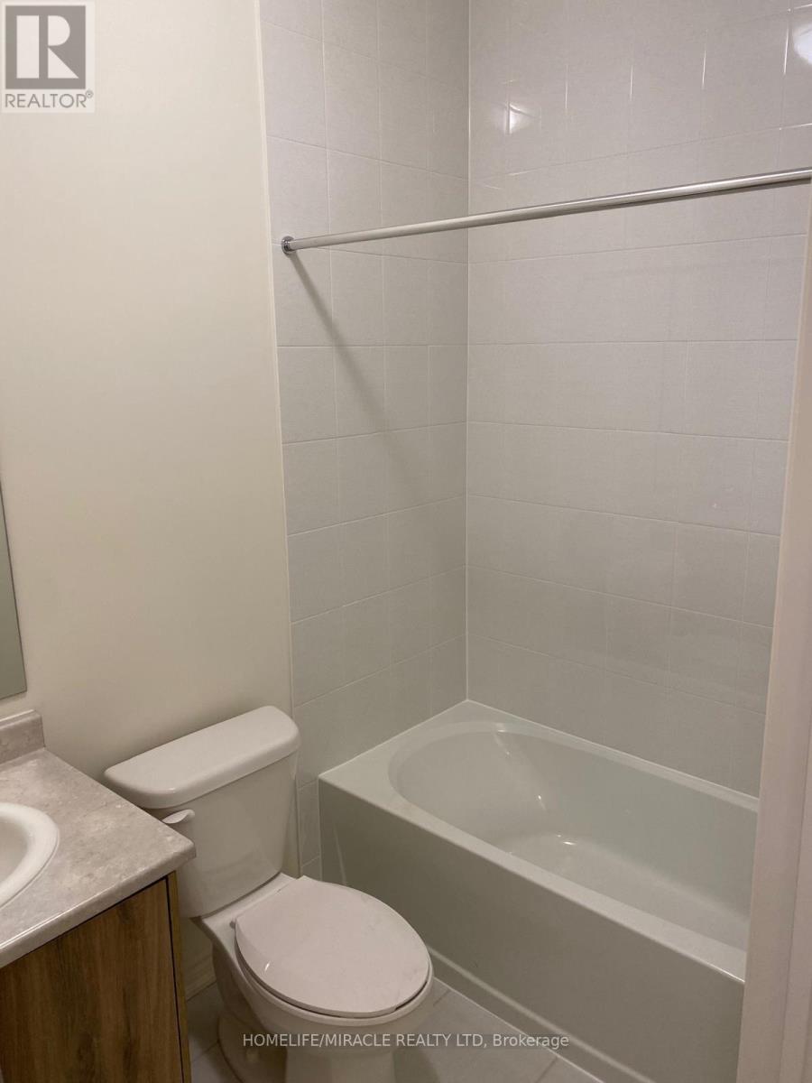 78 Donald Ficht Crescent, Brampton, Ontario  L7A 5H7 - Photo 13 - W12772634