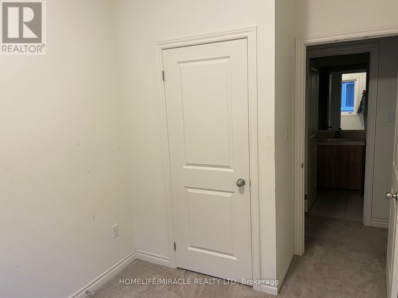 78 Donald Ficht Crescent, Brampton, Ontario  L7A 5H7 - Photo 6 - W12772634