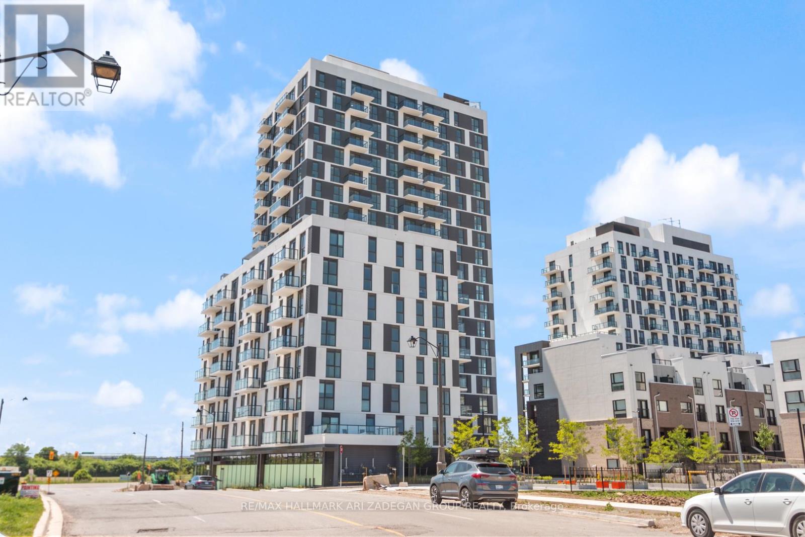 611 - 335 Wheat Boom Drive, Oakville, Ontario  L6H 7Y1 - Photo 2 - W12772670