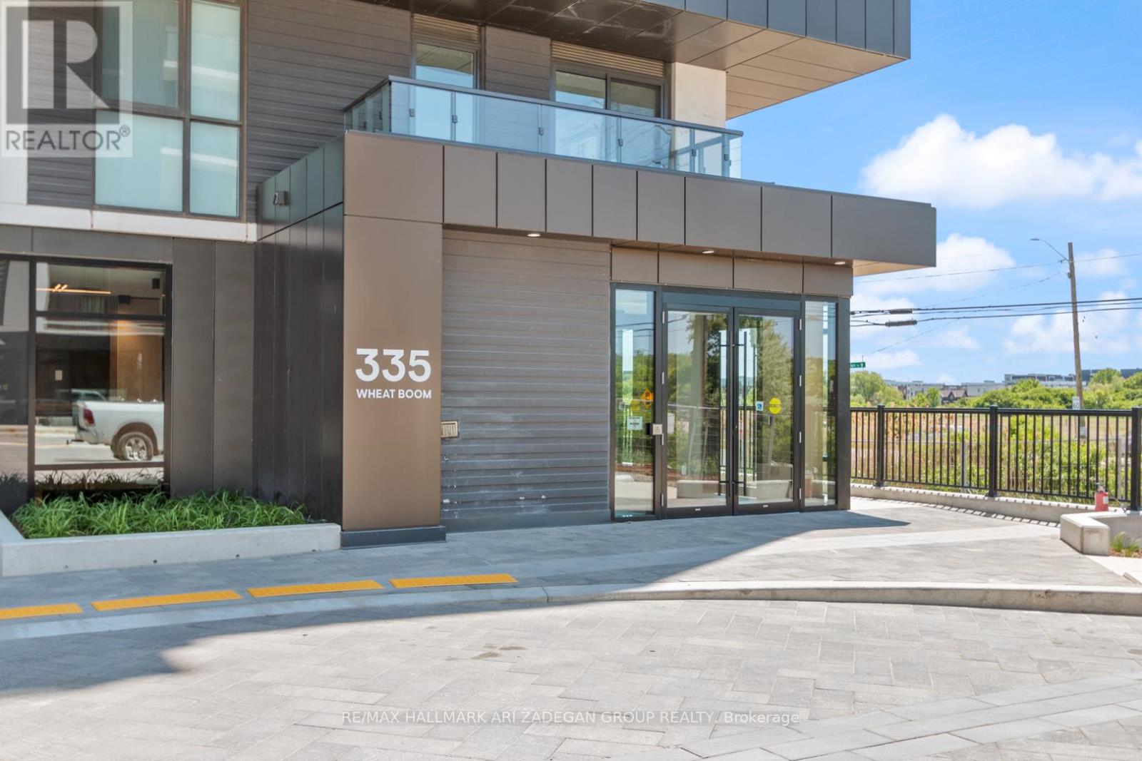 611 - 335 Wheat Boom Drive, Oakville, Ontario  L6H 7Y1 - Photo 3 - W12772670