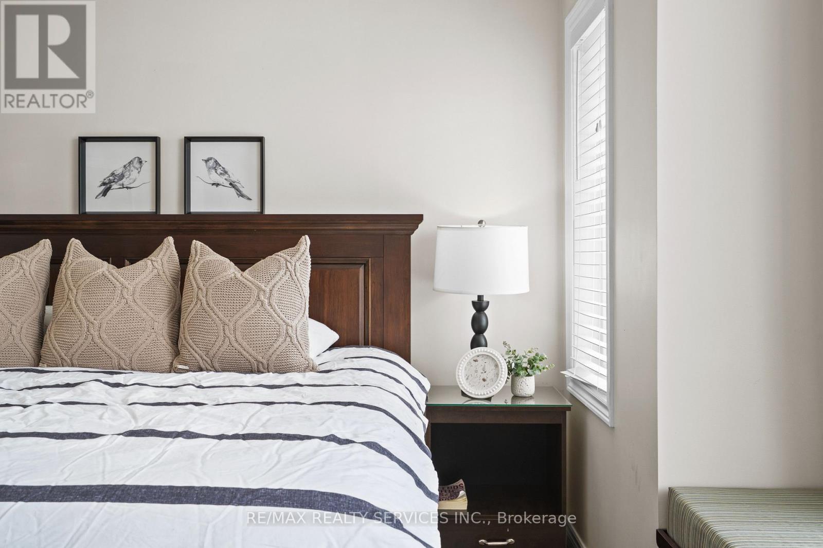 1321 Inglehart Drive, Burlington, Ontario  L7M 4Z3 - Photo 23 - W12772678