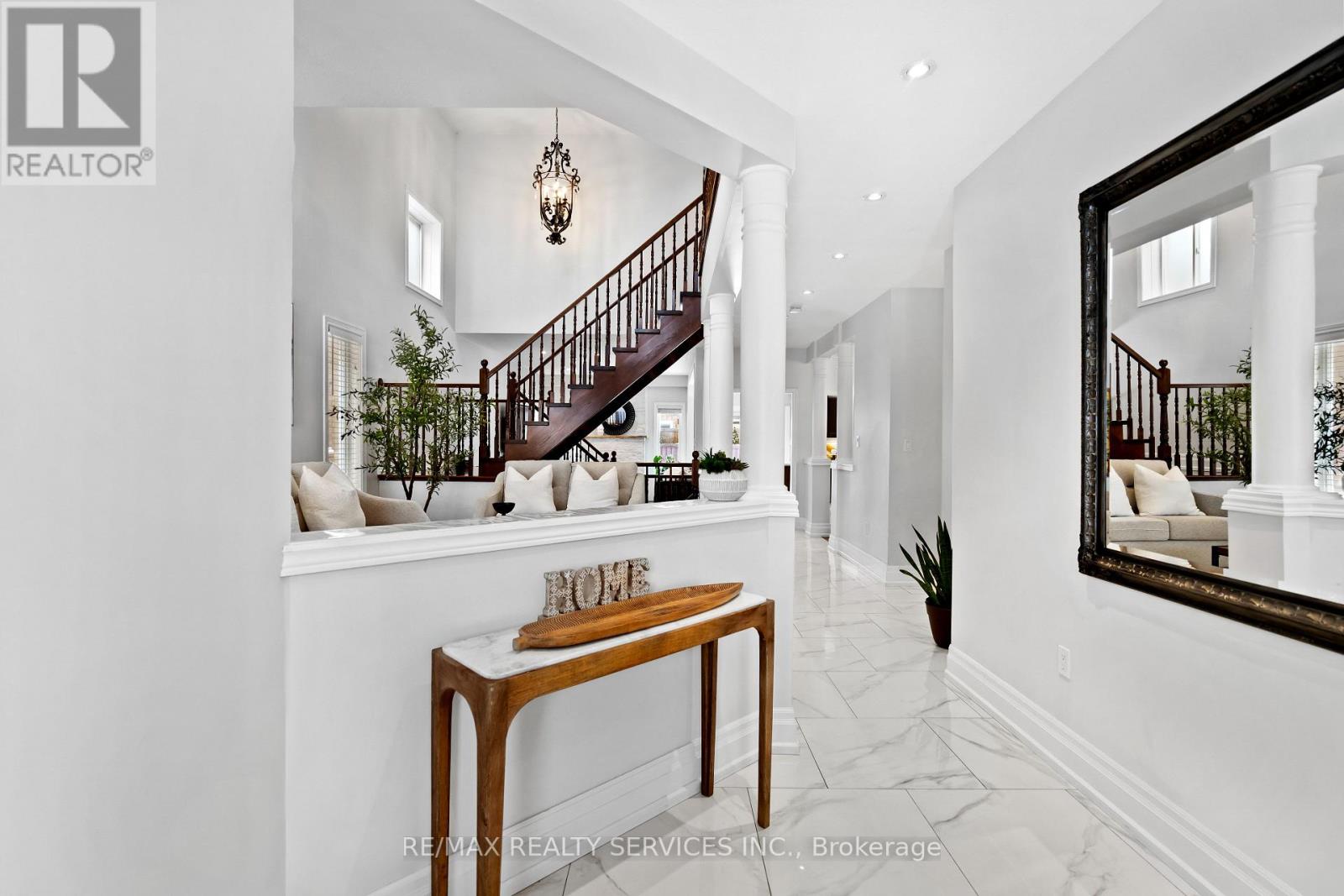 1321 Inglehart Drive, Burlington, Ontario  L7M 4Z3 - Photo 5 - W12772678