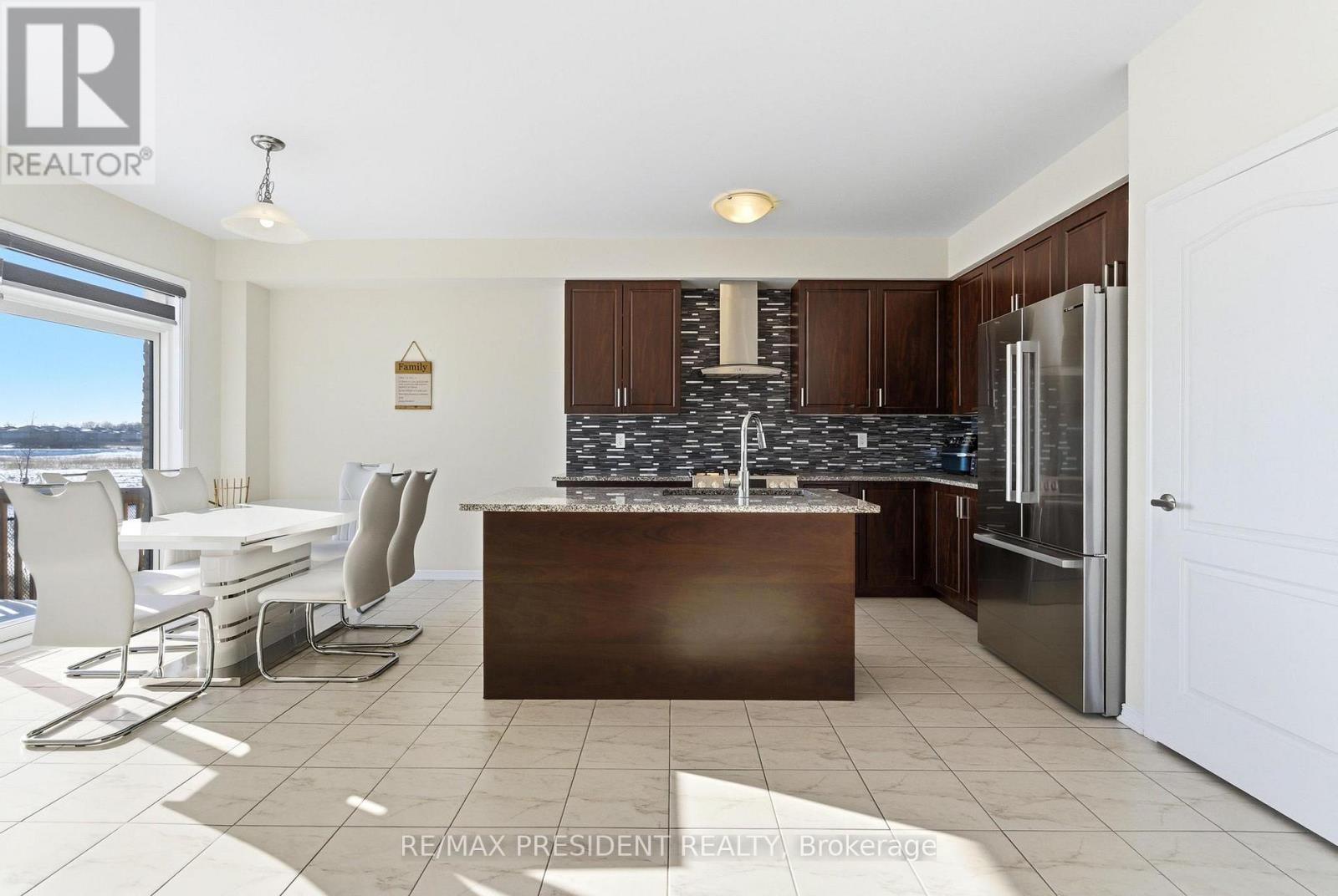 12 Midhurst Heights, Hamilton (Stoney Creek), Ontario  L8J 0K9 - Photo 12 - X12772582