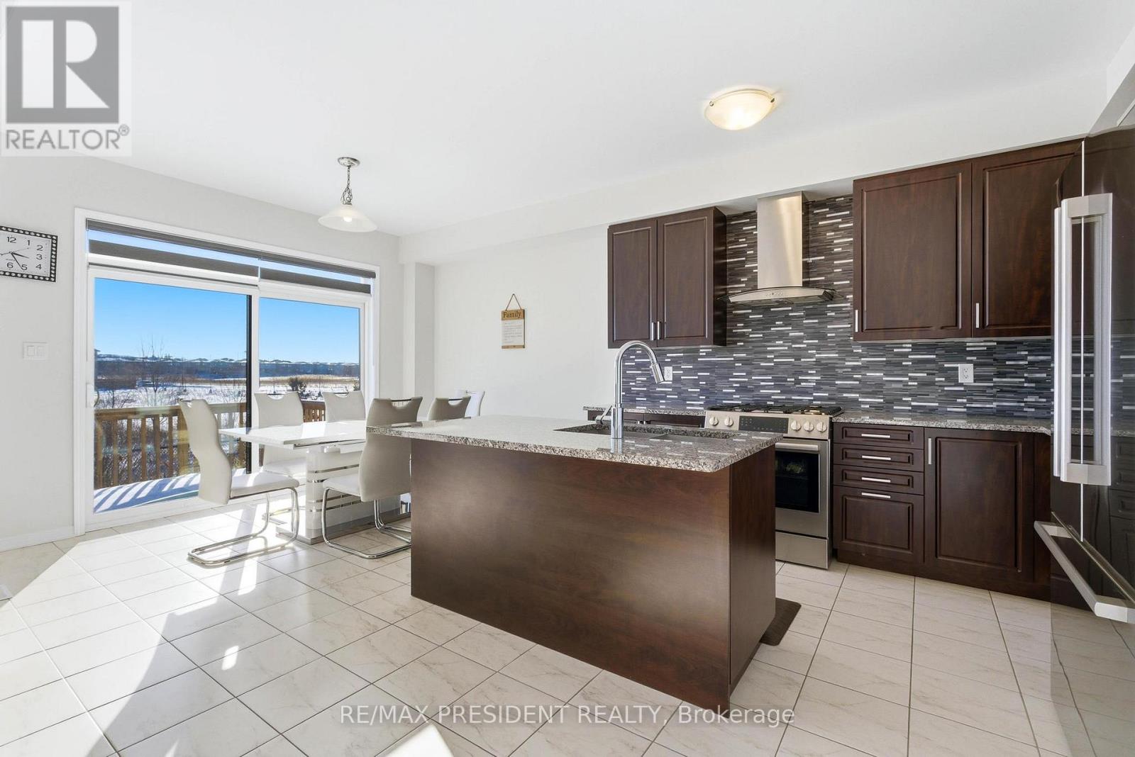 12 Midhurst Heights, Hamilton (Stoney Creek), Ontario  L8J 0K9 - Photo 13 - X12772582