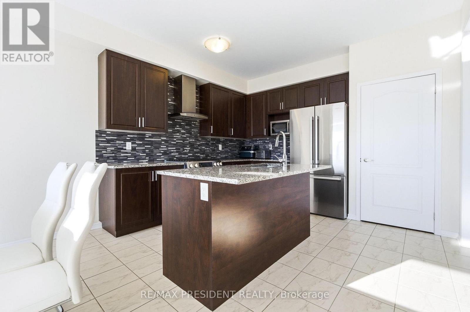 12 Midhurst Heights, Hamilton (Stoney Creek), Ontario  L8J 0K9 - Photo 15 - X12772582