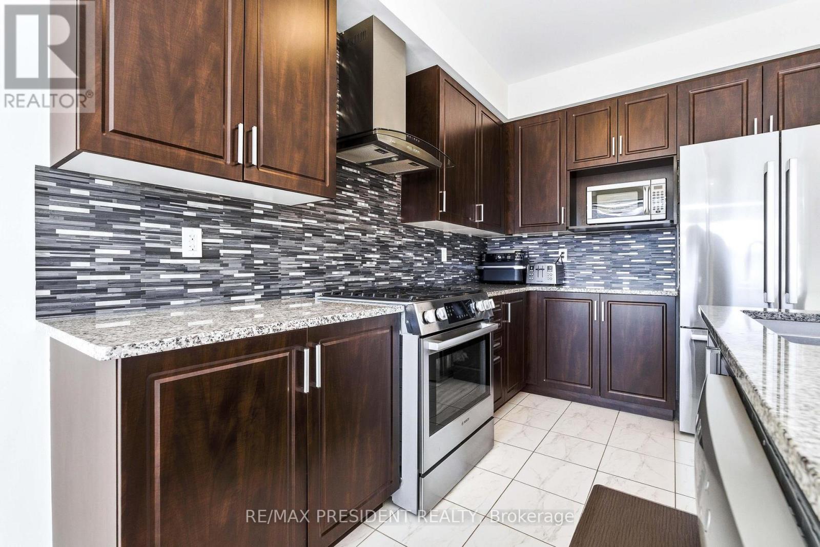 12 Midhurst Heights, Hamilton (Stoney Creek), Ontario  L8J 0K9 - Photo 16 - X12772582