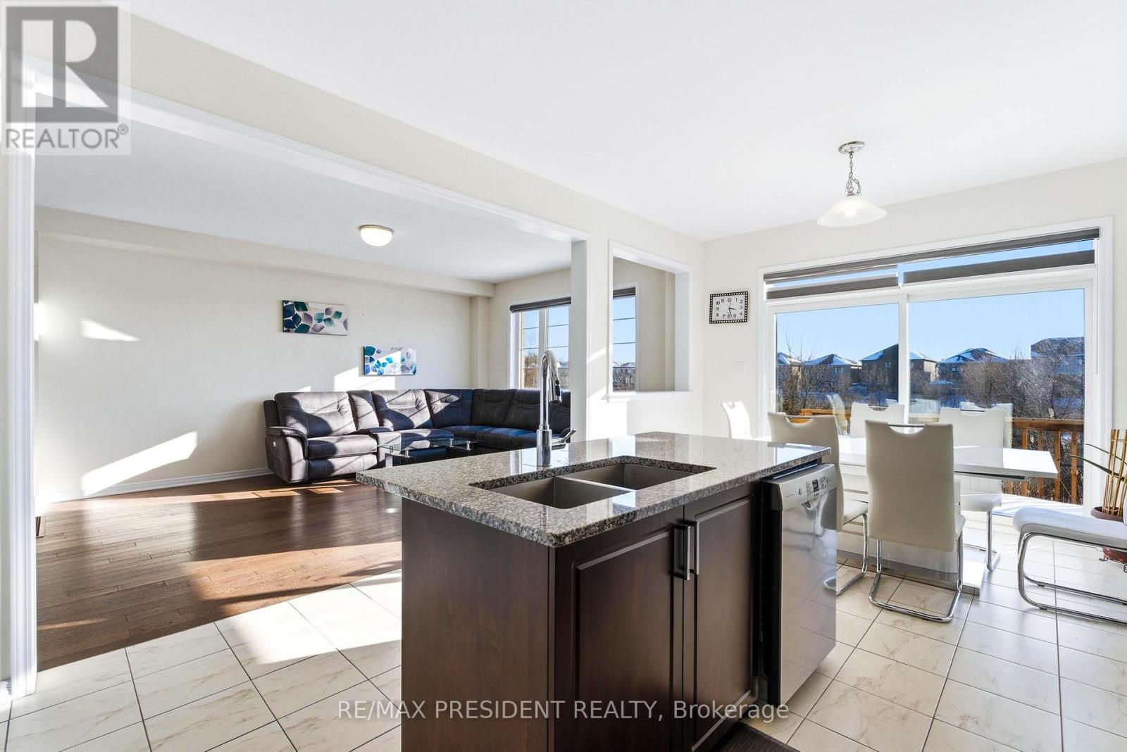 12 Midhurst Heights, Hamilton (Stoney Creek), Ontario  L8J 0K9 - Photo 18 - X12772582