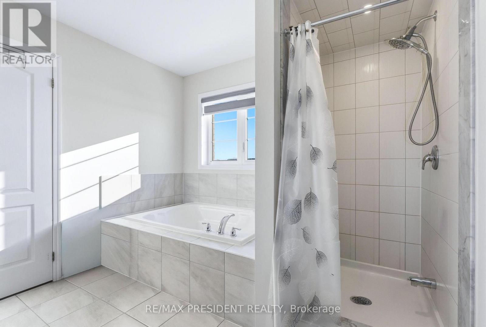 12 Midhurst Heights, Hamilton (Stoney Creek), Ontario  L8J 0K9 - Photo 23 - X12772582