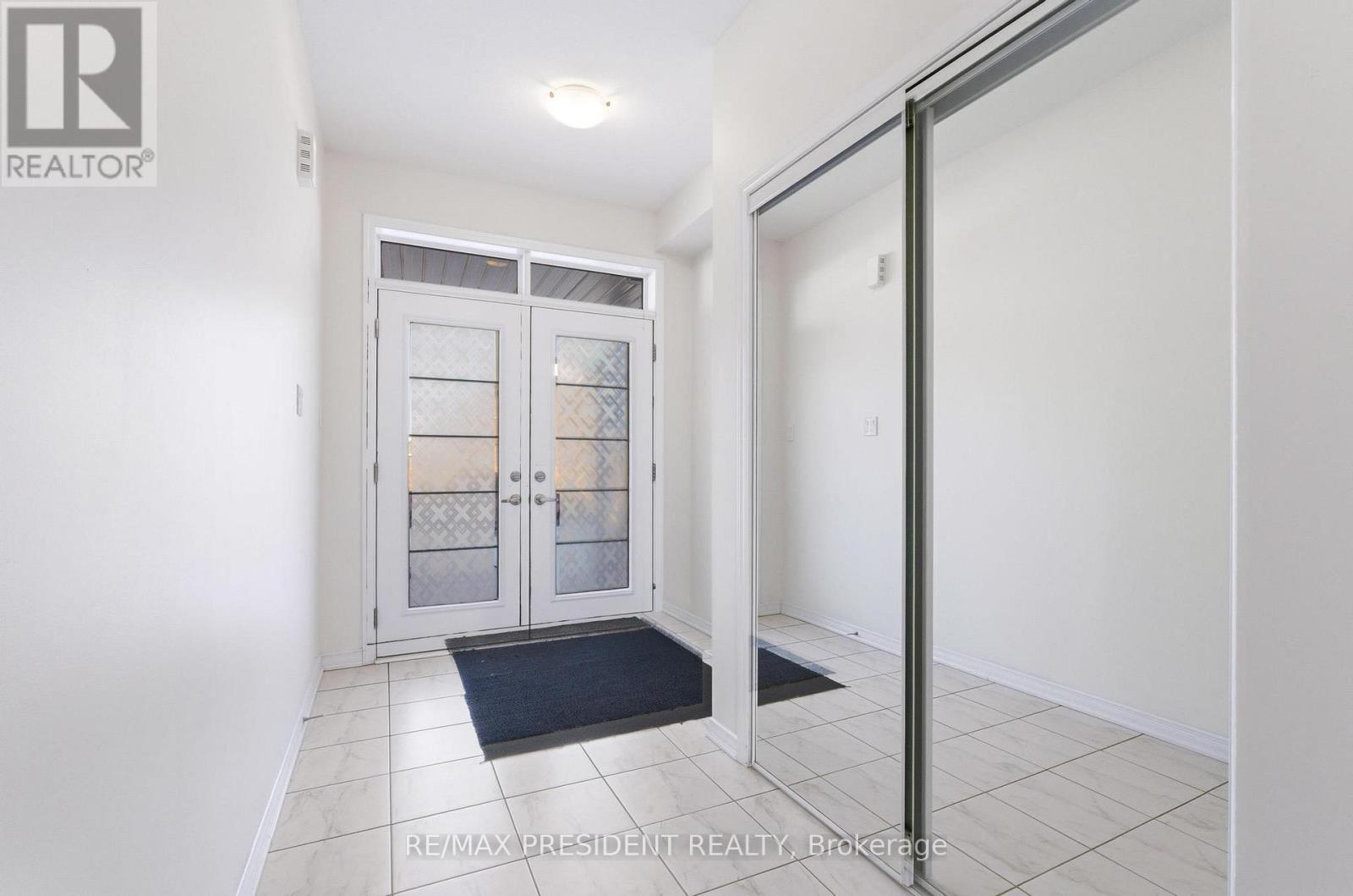 12 Midhurst Heights, Hamilton (Stoney Creek), Ontario  L8J 0K9 - Photo 4 - X12772582