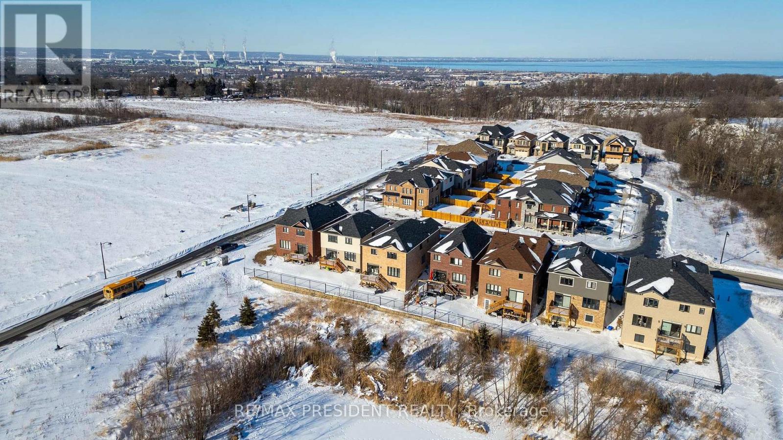 12 Midhurst Heights, Hamilton (Stoney Creek), Ontario  L8J 0K9 - Photo 49 - X12772582