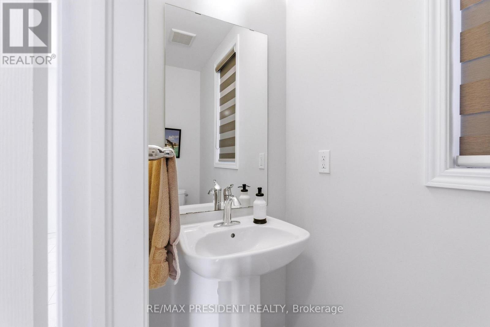 12 Midhurst Heights, Hamilton (Stoney Creek), Ontario  L8J 0K9 - Photo 6 - X12772582