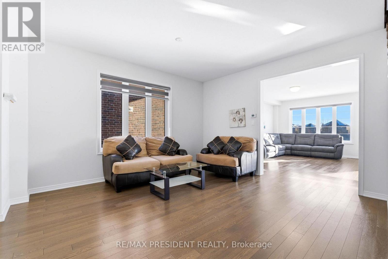 12 Midhurst Heights, Hamilton (Stoney Creek), Ontario  L8J 0K9 - Photo 7 - X12772582